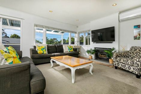Photo of property in 109 Browns Bay Road, Browns Bay, Auckland, 0630