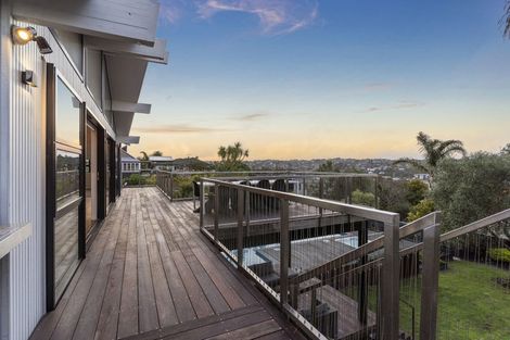 Photo of property in 12 Hyde Road, Rothesay Bay, Auckland, 0630