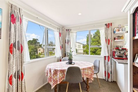 Photo of property in 2 Katrina Place, Massey, Auckland, 0614