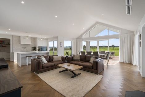 Photo of property in 160 Pharazyn Road, Feilding, 4777