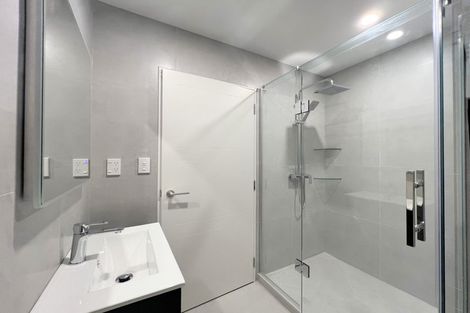 Photo of property in 3b Wilbur Place, Pakuranga Heights, Auckland, 2010