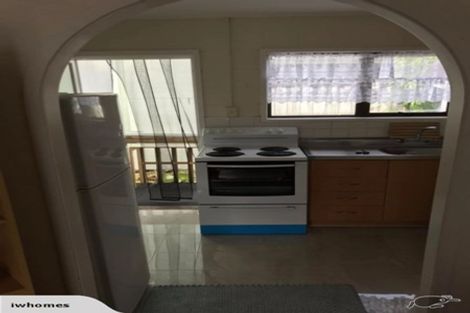 Photo of property in 3/6 Craigbank Avenue, New Lynn, Auckland, 0600