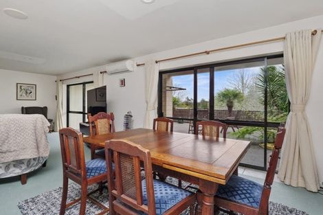 Photo of property in 3/90 Albany Highway, Greenhithe, Auckland, 0632