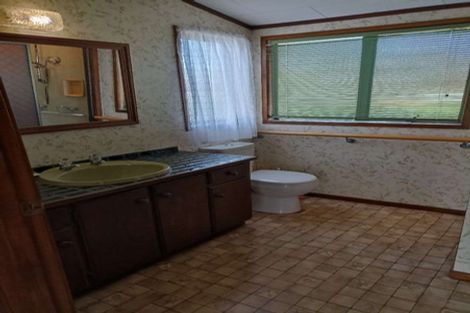 Photo of property in 21 Melandra Road, Stanmore Bay, Whangaparaoa, 0932