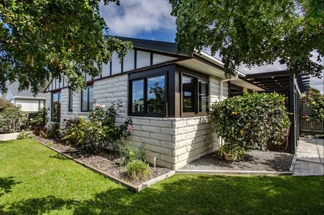 Photo of property in 26 Amberley Beach Road, Amberley, 7410