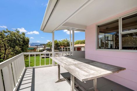 Photo of property in 14 Manga-pirau Street, Waikawa Beach, Manakau, 5573