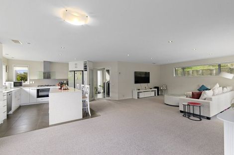 Photo of property in 9 Yarnbrook Grove, Churton Park, Wellington, 6037
