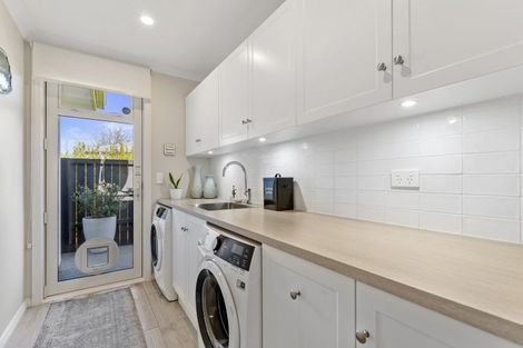 Photo of property in 2 Glen Bridge Lane, Harewood, Christchurch, 8051