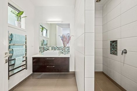 Photo of property in 5 Wrybill Way, Point Wells, Warkworth, 0986