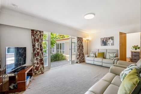 Photo of property in 15 Fraser Road, Papatoetoe, Auckland, 2025