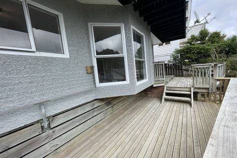 Photo of property in 14 West Road, Northland, Wellington, 6012