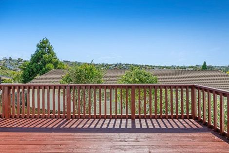 Photo of property in 7 Camilla Grove, Totara Vale, Auckland, 0629