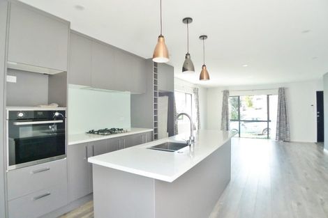Photo of property in 28 Rakich Place, Henderson, Auckland, 0612