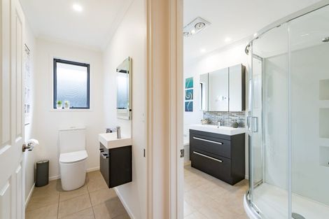 Photo of property in 11 Spinnaker Point, Haruru, 0204