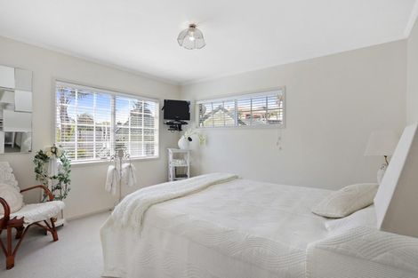 Photo of property in 2/21 Deane Avenue, Titirangi, Auckland, 0604