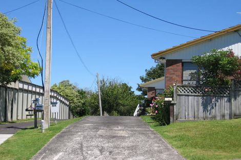 Photo of property in 2/6 Dallinghoe Crescent, Milford, Auckland, 0620