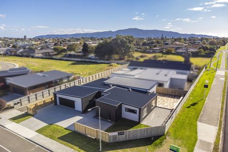 Photo of property in 2 Mazengarb Road, Paraparaumu, 5032