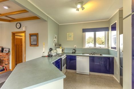 Photo of property in 16 Goodger Street, Waipukurau, 4200