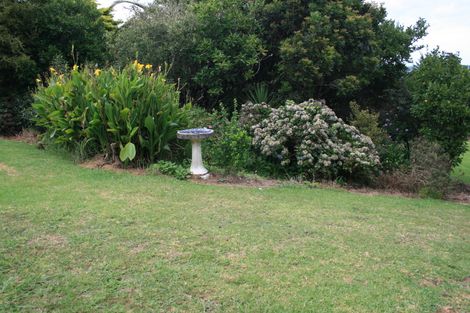 Photo of property in 236 Kiwitahi Road, Helensville, 0875