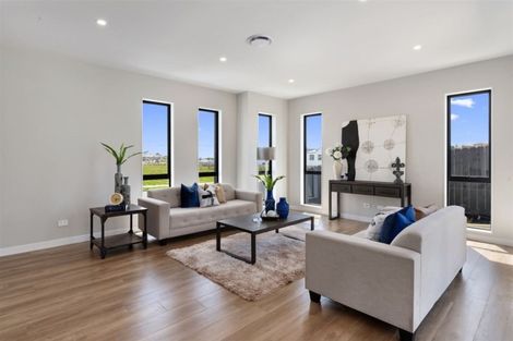 Photo of property in 61 Symes Drive, Red Beach, 0932