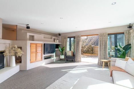 Photo of property in 2/3 Gard Street, Silverstream, Upper Hutt, 5019