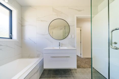 Photo of property in 1 Rangeview Drive, Kelvin Grove, Palmerston North, 4414