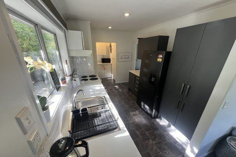 Photo of property in 1/10 Vonnell Place, Birkdale, Auckland, 0626