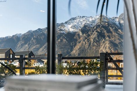 Photo of property in 7 Mcgibbon Lane, Jacks Point, 9371