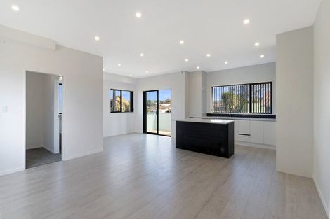 Photo of property in 2/3238 Great North Road, New Lynn, Auckland, 0600