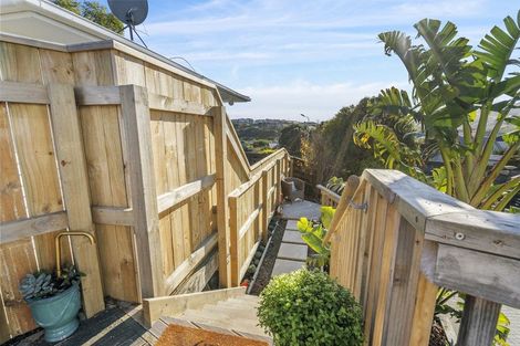 Photo of property in 78 Grays Road, Camborne, Porirua, 5026