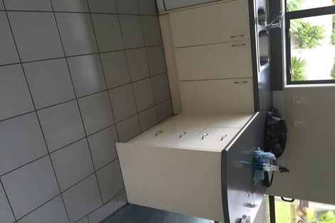 Photo of property in 28 Jadewynn Drive, Massey, Auckland, 0614