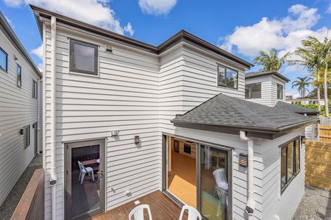 Photo of property in 37a Allington Road, Massey, Auckland, 0614