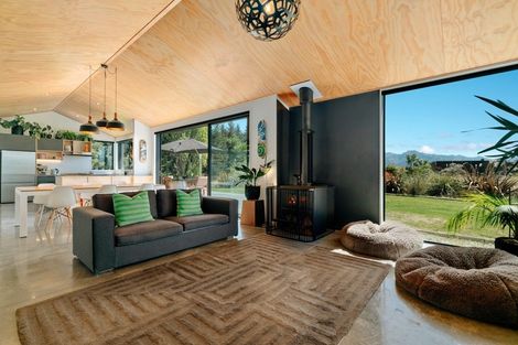 Photo of property in 19 Glenaray Crescent, Wanaka, 9305