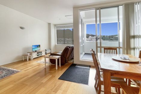Photo of property in Stadium Garden Flats, 206/107 Thorndon Quay, Pipitea, Wellington, 6011