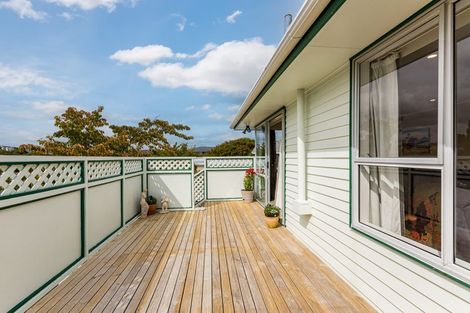 Photo of property in 27 Staithes Drive North, Whitby, Porirua, 5024