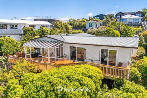 Photo of property in 127 Normandale Road, Normandale, Lower Hutt, 5010