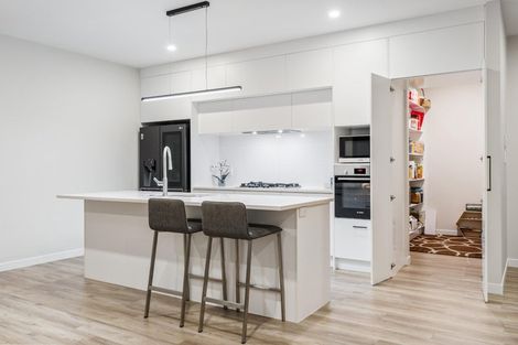 Photo of property in 5 Konoba Avenue, Kumeu, 0810