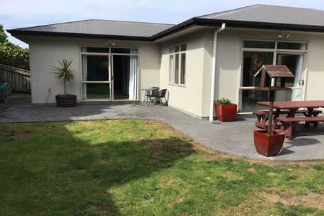 Photo of property in 3 Chippenham Grove, Churton Park, Wellington, 6037
