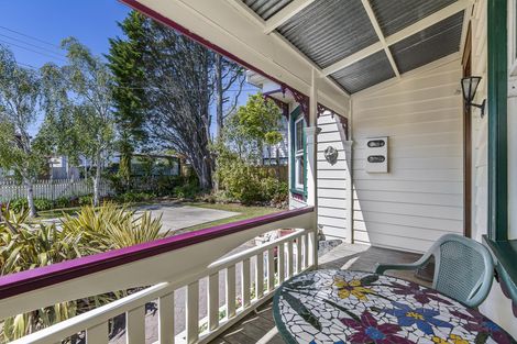 Photo of property in 73 Hutchinson Avenue, New Lynn, Auckland, 0600