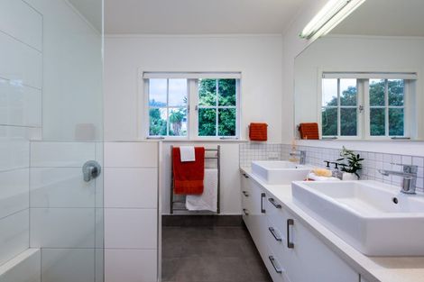 Photo of property in 107 East Coast Road, Castor Bay, Auckland, 0620