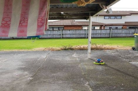 Photo of property in 51 Sturges Road, Henderson, Auckland, 0612