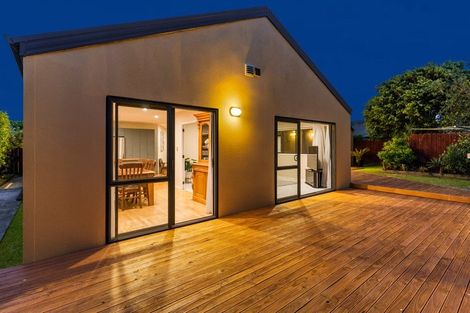 Photo of property in 17 Piriti Drive, Te Atatu Peninsula, Auckland, 0610