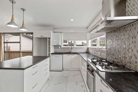 Photo of property in 57 Golf Road, New Lynn, Auckland, 0600