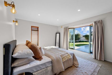 Photo of property in 128 Lake Terrace Road, Burwood, Christchurch, 8061
