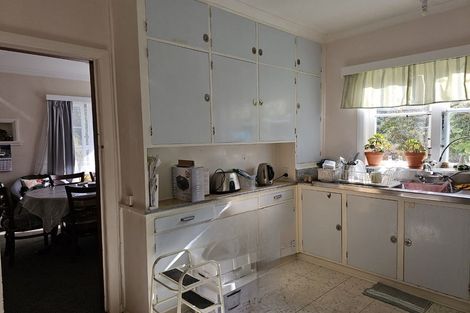 Photo of property in 3 Huia Street, Tawa, Wellington, 5028