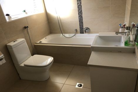 Photo of property in 1 Castlederg Drive, Flat Bush, Auckland, 2019