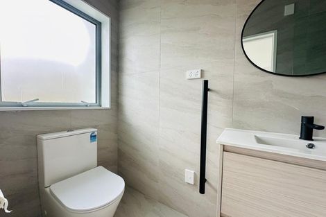 Photo of property in 39 Lawson Creek Street, Massey, Auckland, 0614