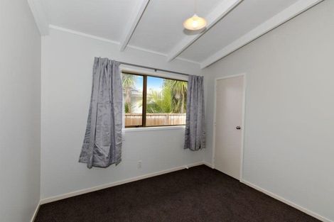 Photo of property in 3a Hikurangi Street, Te Atatu Peninsula, Auckland, 0610