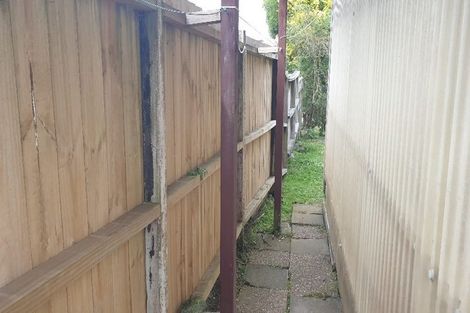 Photo of property in 33 Strid Road, Te Atatu South, Auckland, 0610