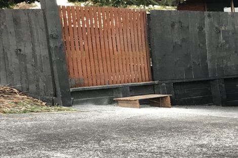 Photo of property in 1/2 Kemp Road, Massey, Auckland, 0614